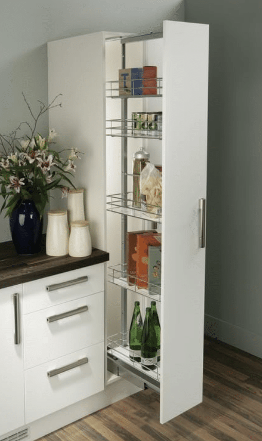 Pull-out larder