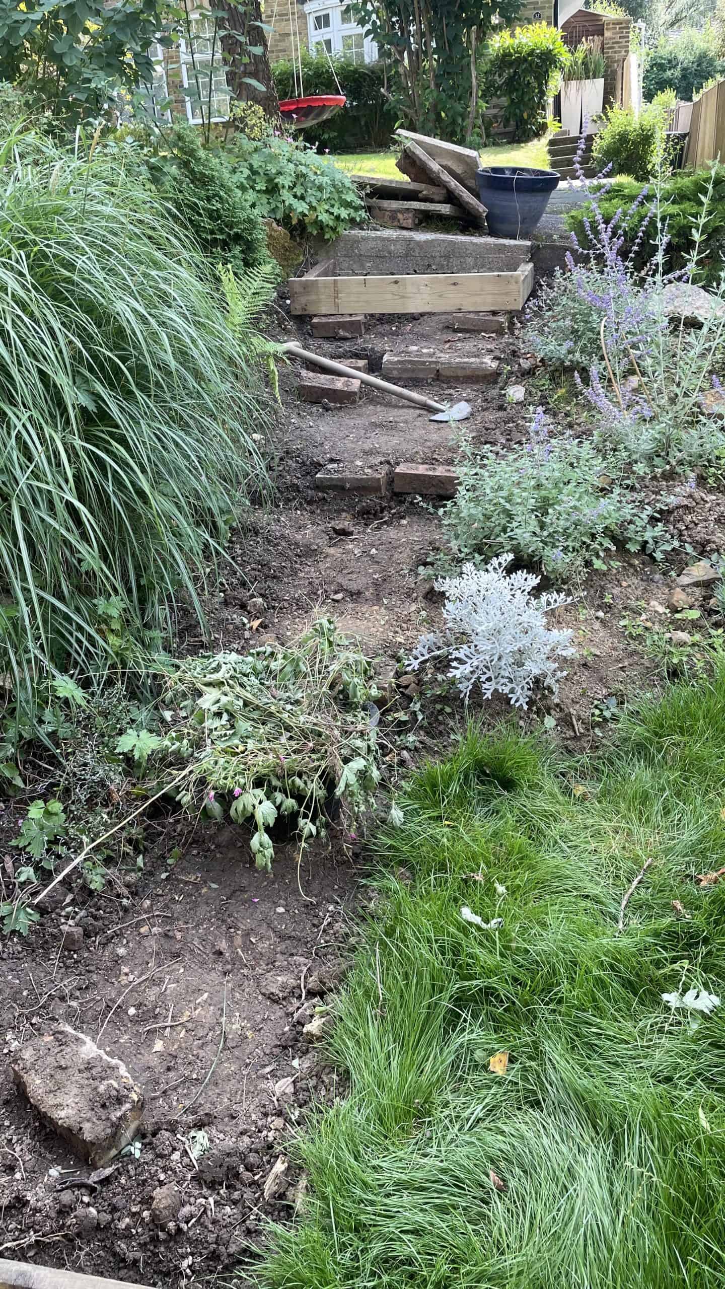 How to complete a front yard makeover on a budget. - Claire Douglas Styling