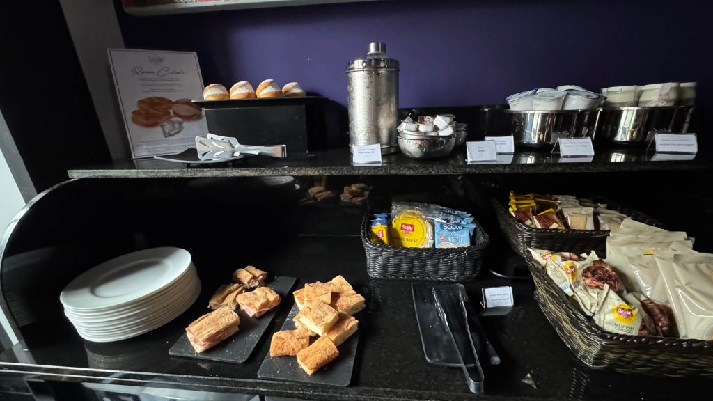 the Tribune Hotel, Rome breakfast