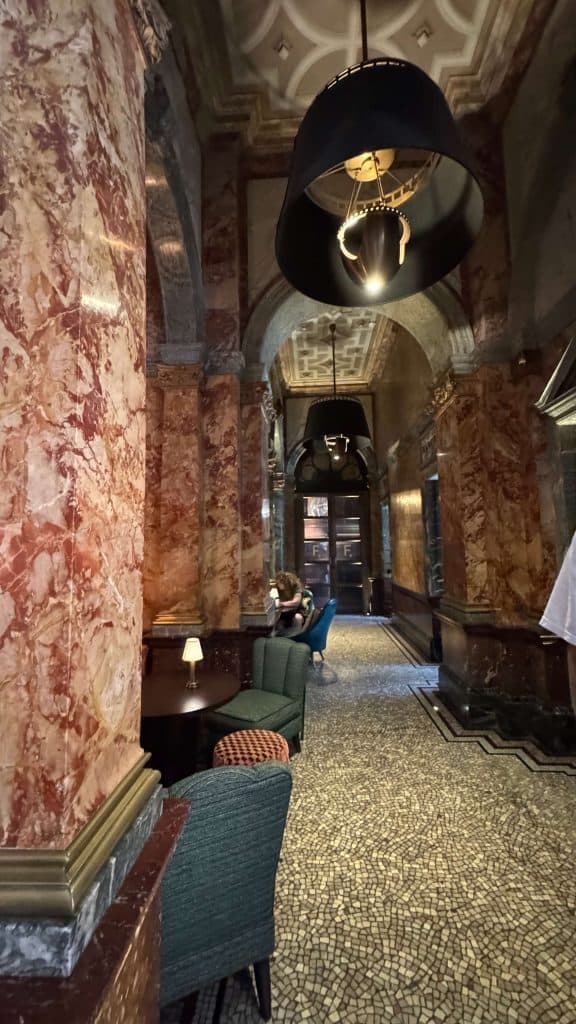The kimpton fitzroy review the lobby