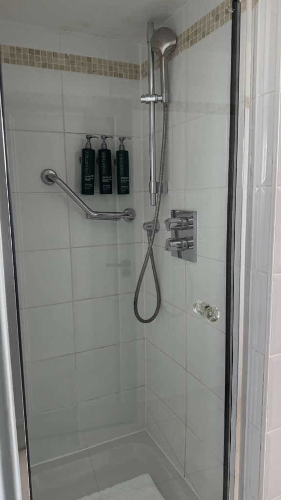 shower hilton brighton metropole review