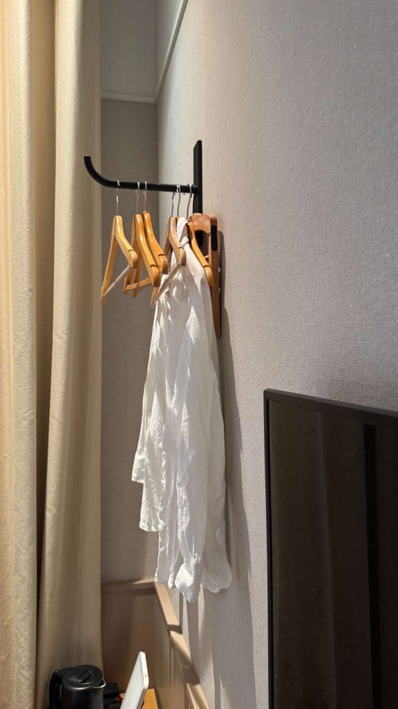 clever hanging space