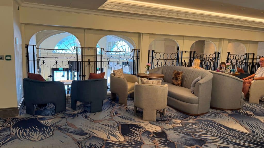 the balcony lounge at the dilly