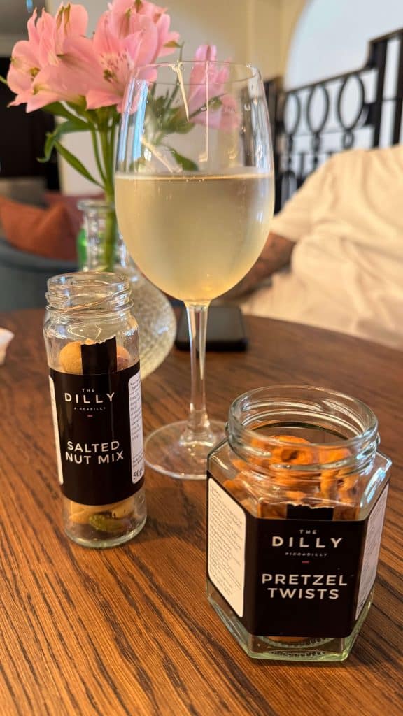 the balcony lounge at the dilly