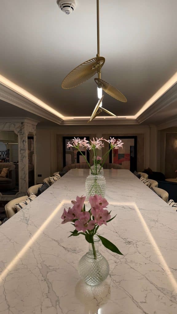 balcony lounge