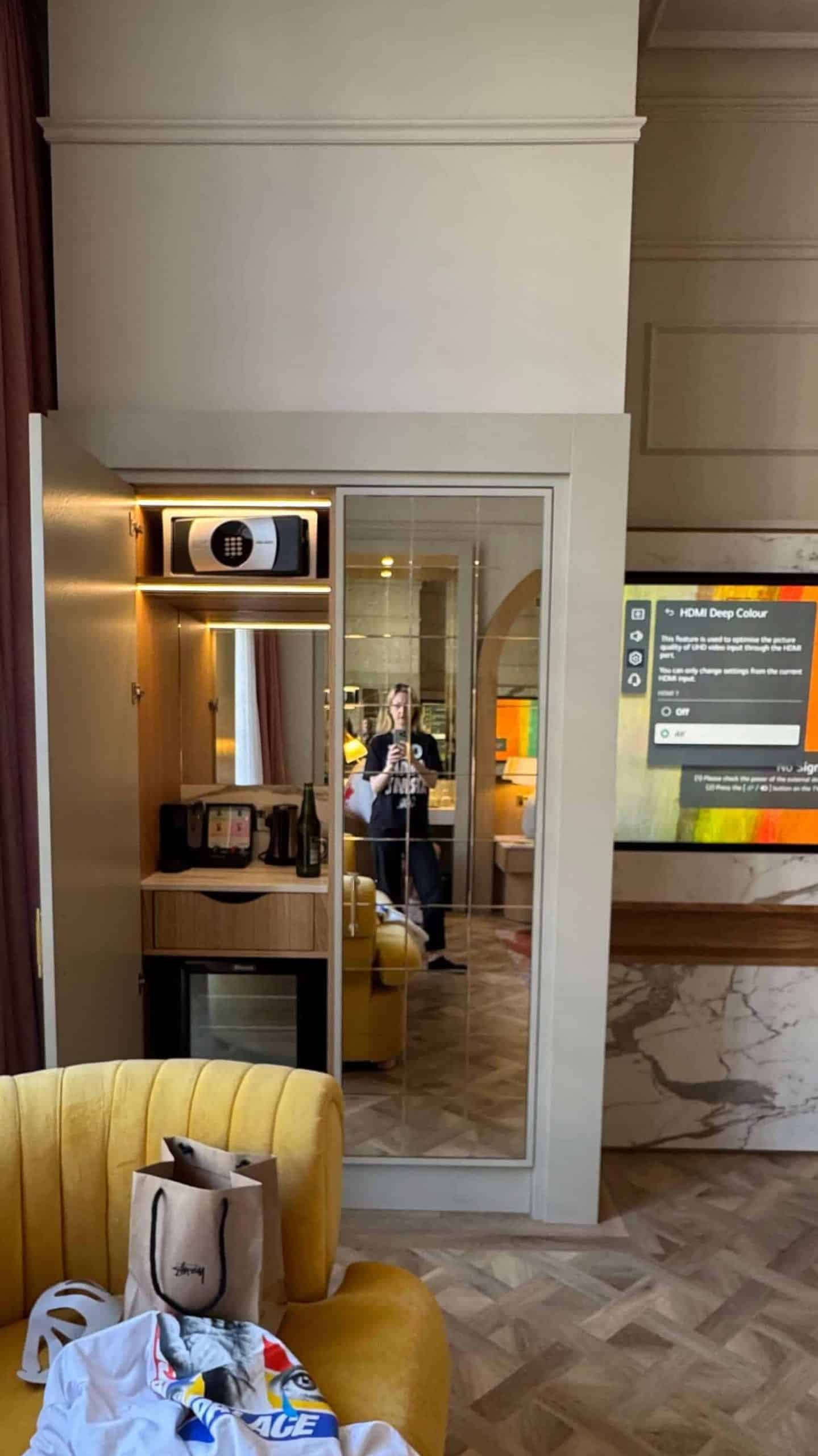 facilities in the room
