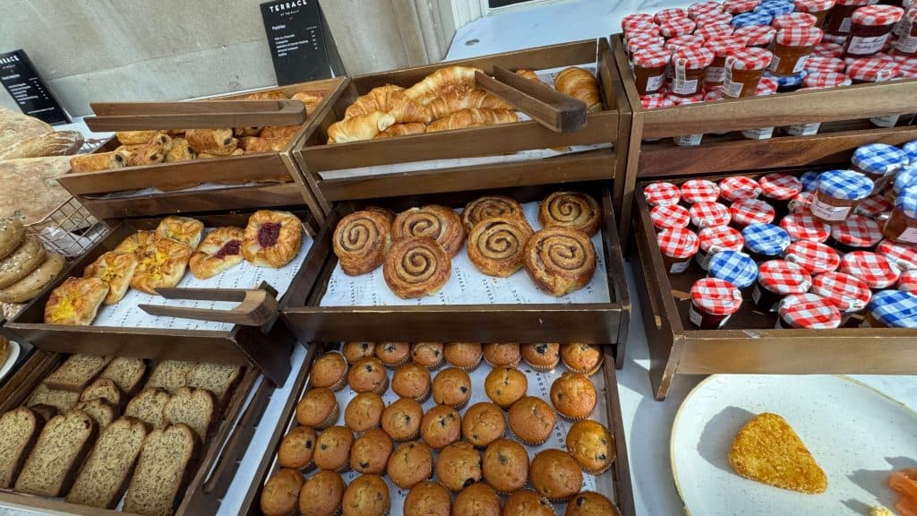 the breakfast at the dilly hotel London