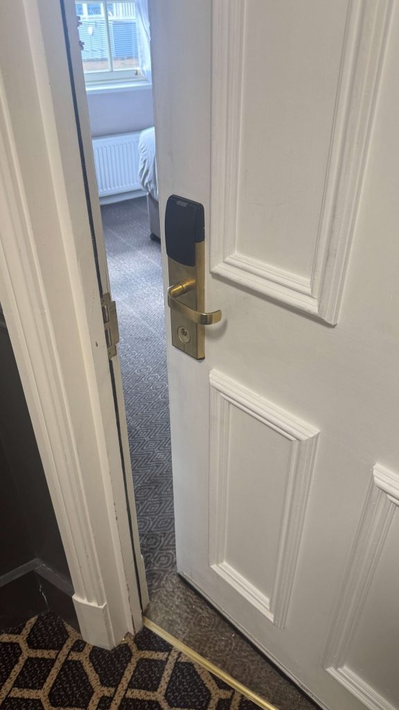 Academy hotel review london - door wouldnt shut