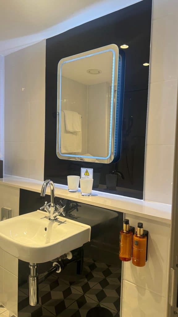 strand palace hotel london review