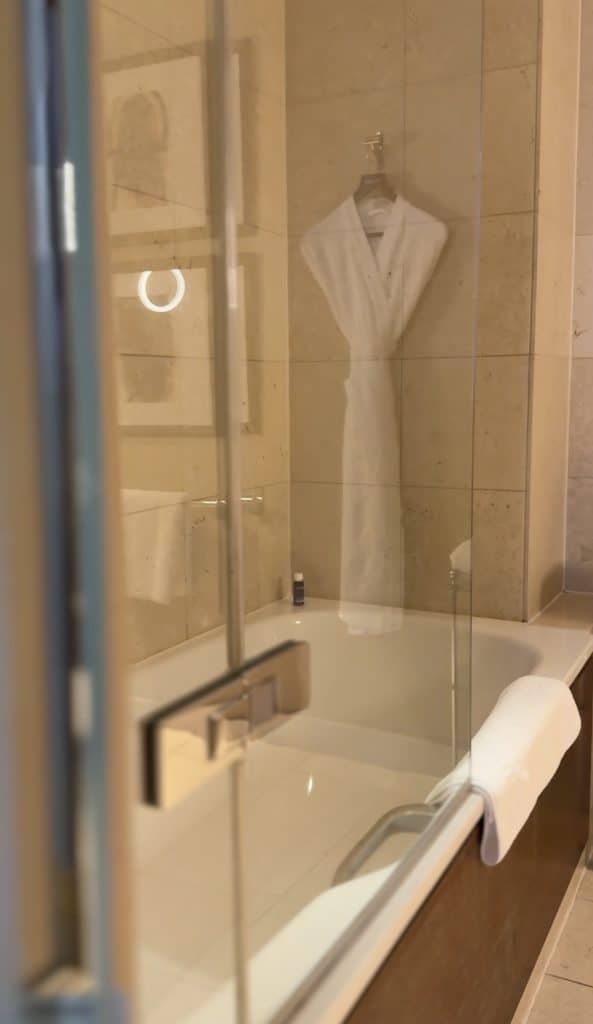 threadneedles hotel review bathroom